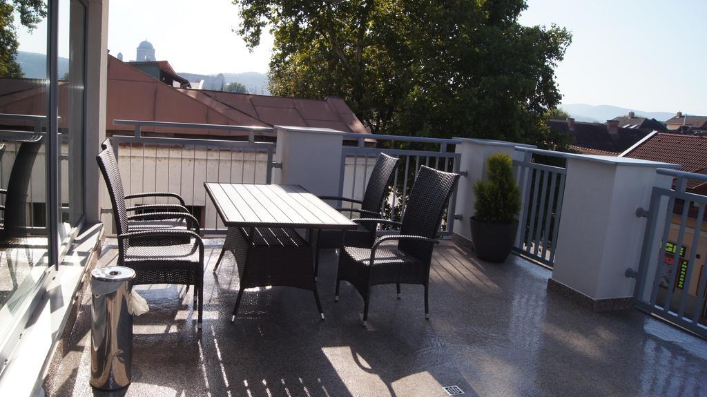 Apartman Panorama Štúrovo Eksteriør billede